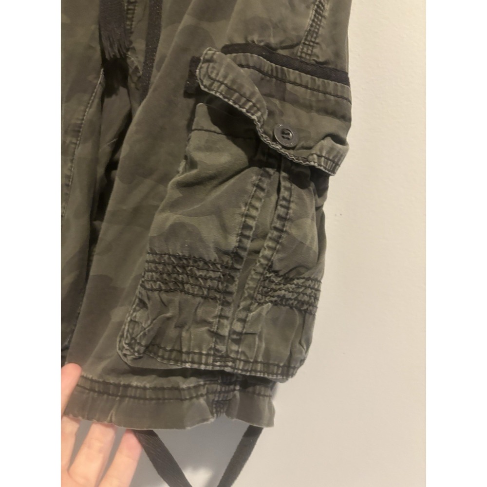 SouthPole Shorts Men's‎ Green Camouflage Thrashed Cargo Pockets Small Camo - Picture 6 of 12